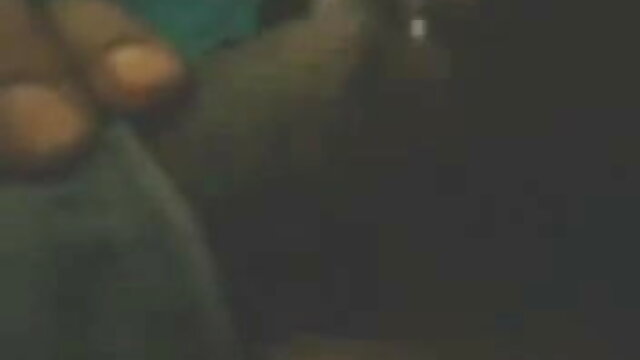 पति ने बेडरूम में एक हिडन कैमरा लगाया और अब वे अपने निजी घर में सेक्सी मूवी वीडियो इंग्लिश सेक्स कर रहे हैं