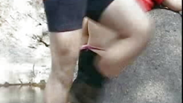 रबर और असली लंड से बालों वाली चूत की सुंदरता बढ़ जाती सेक्सी बफ इंग्लिश मूवी है