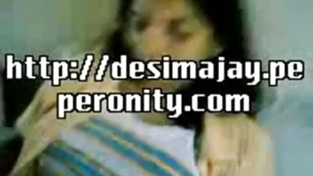 उसने हिंदी सेक्सी मूवी इंग्लिश अपने दोस्त को रबर का लिंग दिखाया और उसे लेस्बियन कैरी करने की कोशिश की