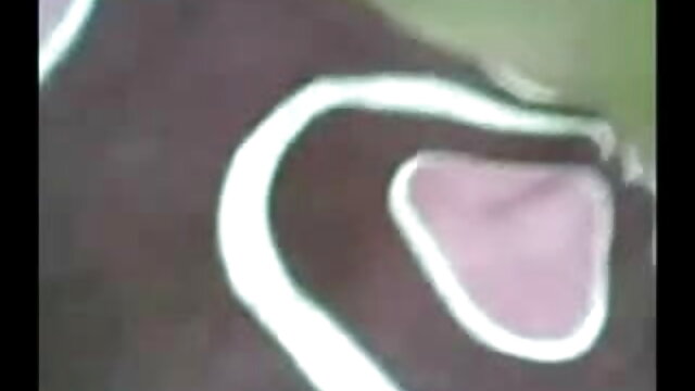 छोटे युवा गृहिणी रसोई में तले सेक्सी इंग्लिश मूवी हुए मुँह से