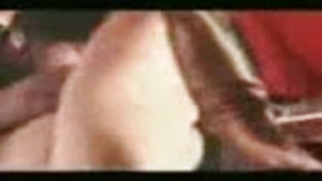 निजी जवान लड़की को वेबकैम पर उसकी गीली चूत सेक्सी मूवी इंग्लिश वीडियो को सहलाते हुए