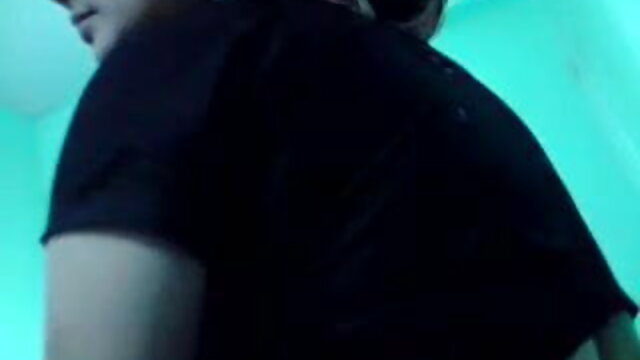 गर्म इंग्लिश सेक्सी मूवी हिंदी में त्रिगुट