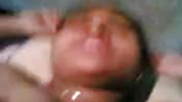 युवा रूसी श्यामला एक विशाल बिस्तर इंग्लिश सेक्सी मूवी हिंदी में पर गुदा गड़बड़ हो जाता है