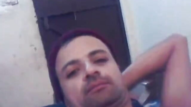 एक होटल में एक बिल्ली सेक्सी इंग्लिश मूवी ने 69 की स्थिति में एक एमआईएलए द्वारा चाटा और एक कंडोम में किसी न किसी को पकड़ा