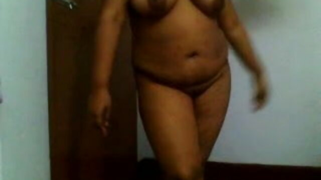 श्यामला और गोरा सेक्सी मूवी इंग्लिश वीडियो अपने गर्म छेद के साथ एक आदमी को संतुष्ट करते हैं