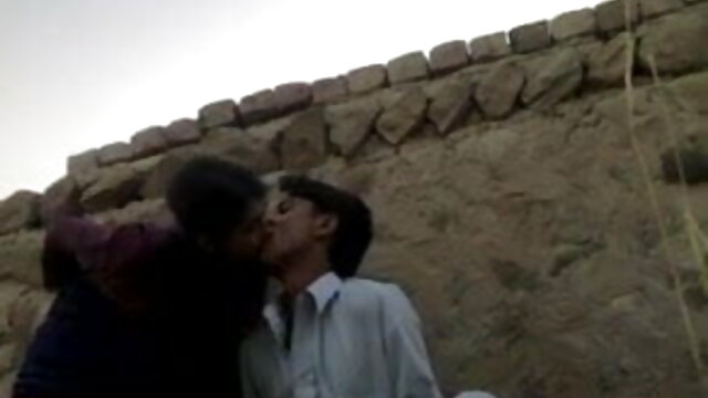 दो लोगों ने एक लड़की को सेक्स के लिए तलाक दे दिया और उसे सेक्सी फुल मूवी इंग्लिश एक ही बार में दोनों छेदों में चोद दिया