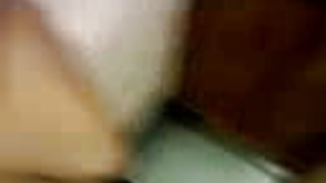 एक बड़ा डिक और एक busty श्यामला के साथ एक आदमी के सेक्सी फुल मूवी इंग्लिश दोनों छेद में गंदा सेक्स