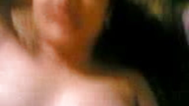 श्यामला ने एक बड़े डिक के लिए उसकी गांड इंग्लिश हिंदी सेक्स मूवी को फंसाया