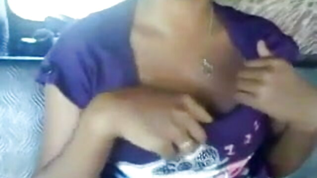 पोर्न देखने के बाद, दो लोगों और एक लड़की ने खुद एक ग्रुप सेक्स का मंचन सेक्सी मूवी इंग्लिश वीडियो किया