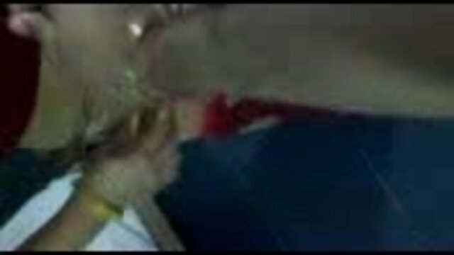 रूसी पिकअपर्स ने इंग्लिश हिंदी सेक्स मूवी एक रूसी महिला को सेक्स के लिए तलाक दे दिया और उसे उसके मुंह और चूत में छोड़ दिया