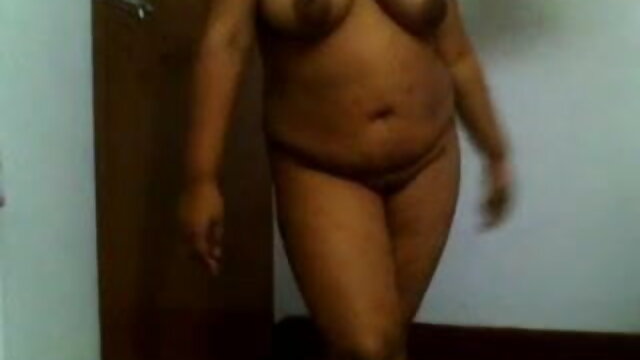 काले स्टॉकिंग्स में पॉश रूसी महिला को अपने स्लिट्स सेक्सी वीडियो इंग्लिश मूवी को हस्तमैथुन करना पसंद है